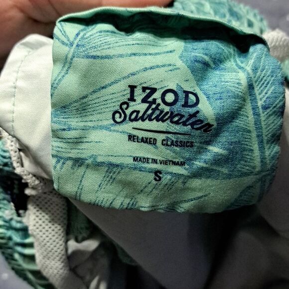 IZOD Saltwater swim trunks size small - Picture 3 of 3
